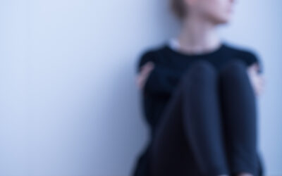 Do I Have Anorexia? Learn What Anorexia Is, Symptoms, & Early Signs