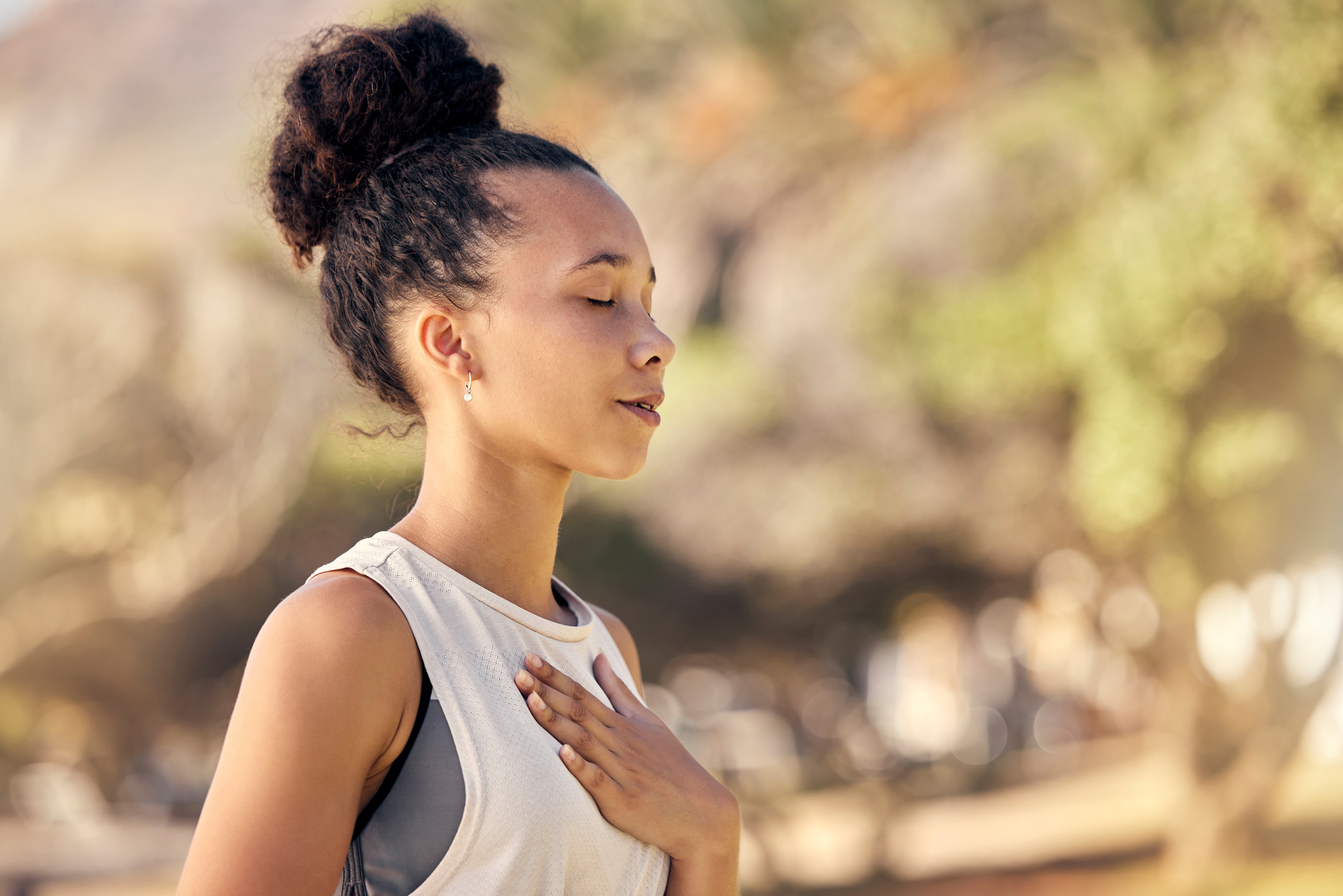 Mindfulness Based Cognitive Therapy woman using mindfulness techniques